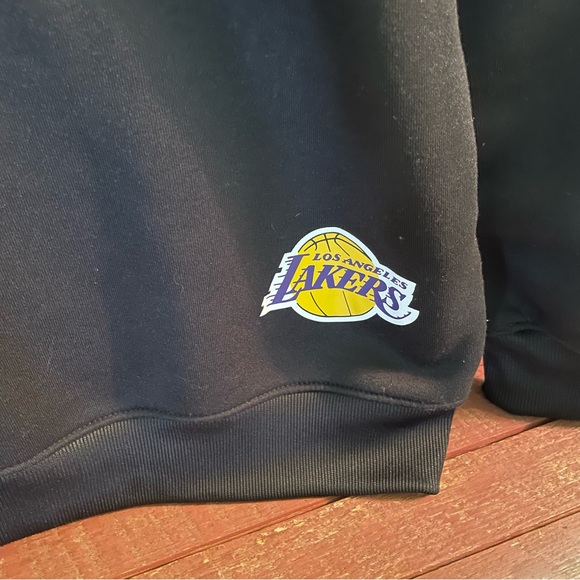 LA Lakers NBA Hooded Sweatshirt with logo front and at lower back - Picture 5 of 10